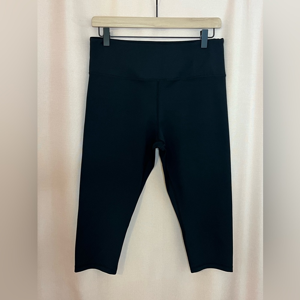 ZYIA Black Light n Tight Hi-Rise Crop 17" (12)